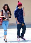 Selena Gomez with Bieber in a Ripped jeans - Panera Bread In Glendale